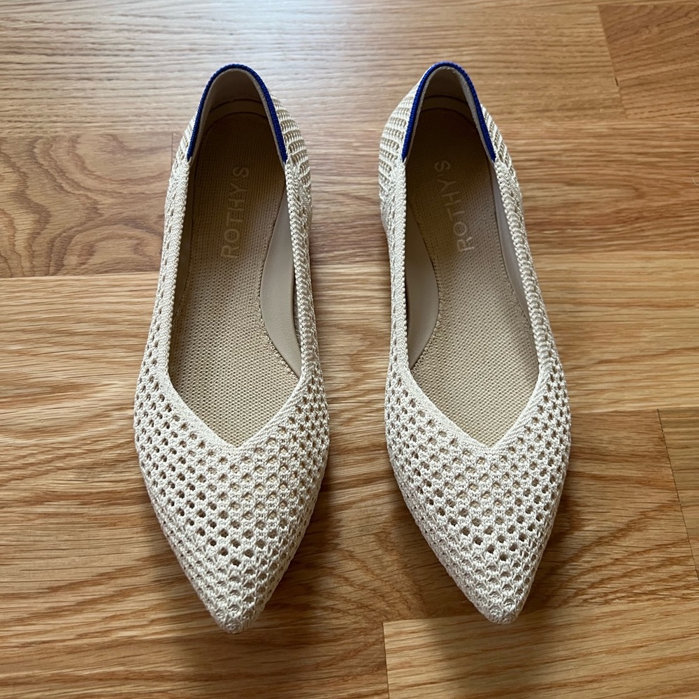 Rothy’s “The Point II” in off-white mesh. Size 5